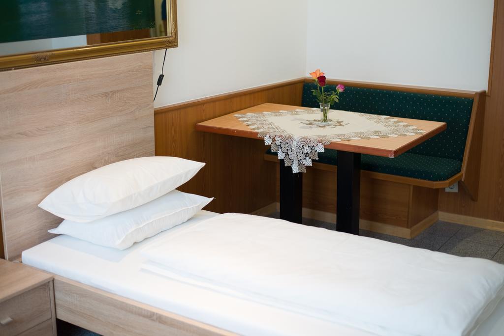 Cafe 168 Bed and Breakfast Βιέννη Δωμάτιο φωτογραφία