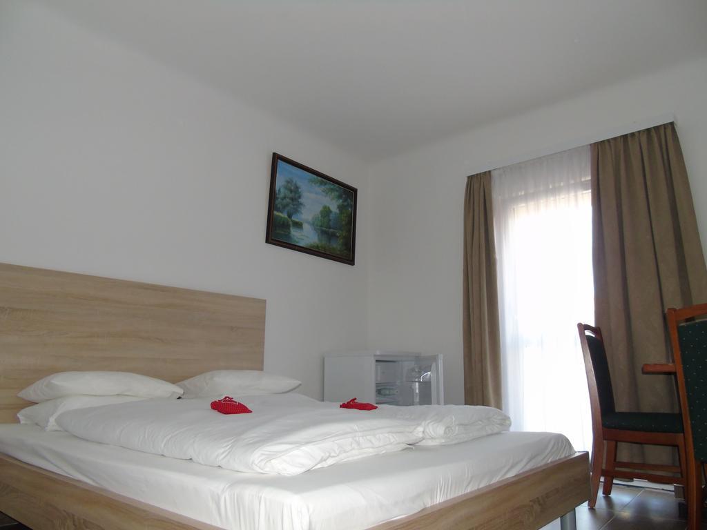 Cafe 168 Bed and Breakfast Βιέννη Δωμάτιο φωτογραφία