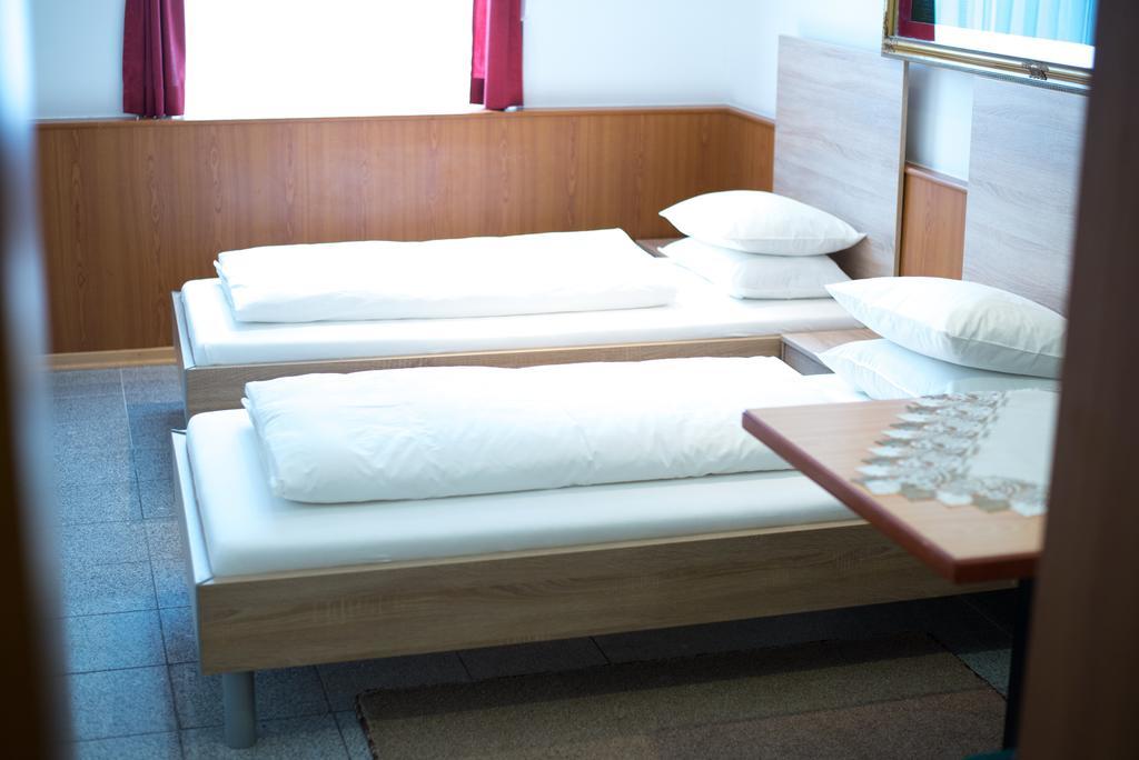 Cafe 168 Bed and Breakfast Βιέννη Δωμάτιο φωτογραφία